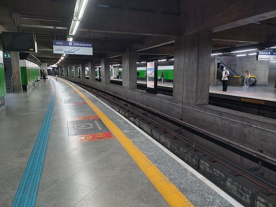 Greve do Metrô de São Paulo é cancelada após assembleia tensa e linhas operam normalmente nesta quarta (13)